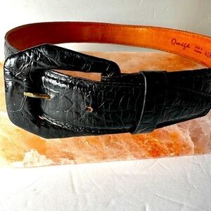VTG OMEGA Belt Black Leather Textured Croc Women Small 25-27 Leather Buckle 1407